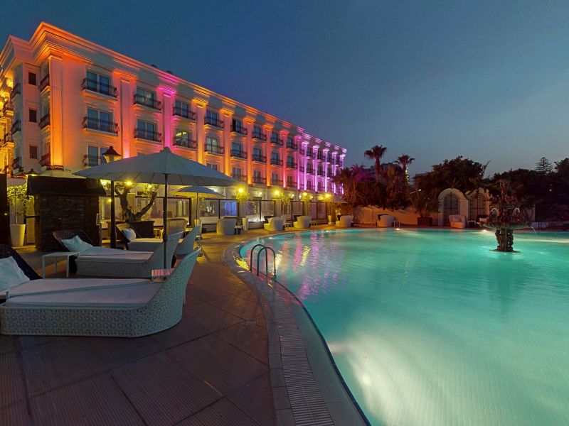 Rocks Hotel