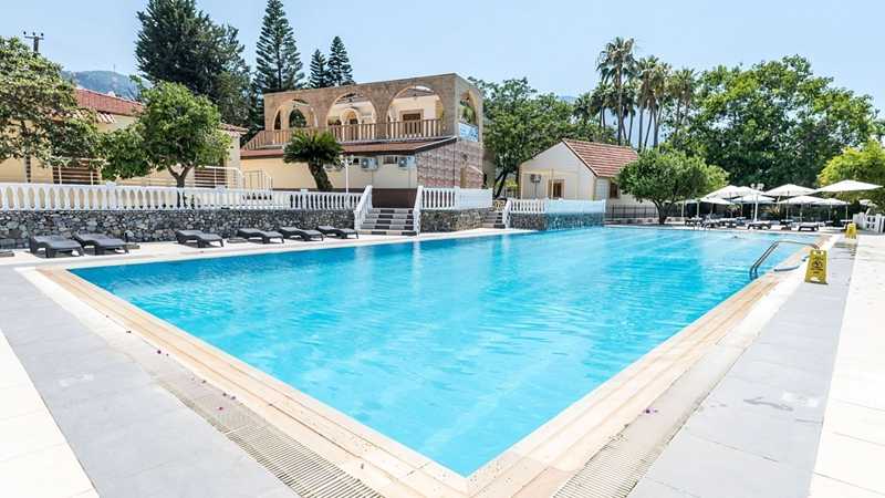 Riverside Garden Resort
