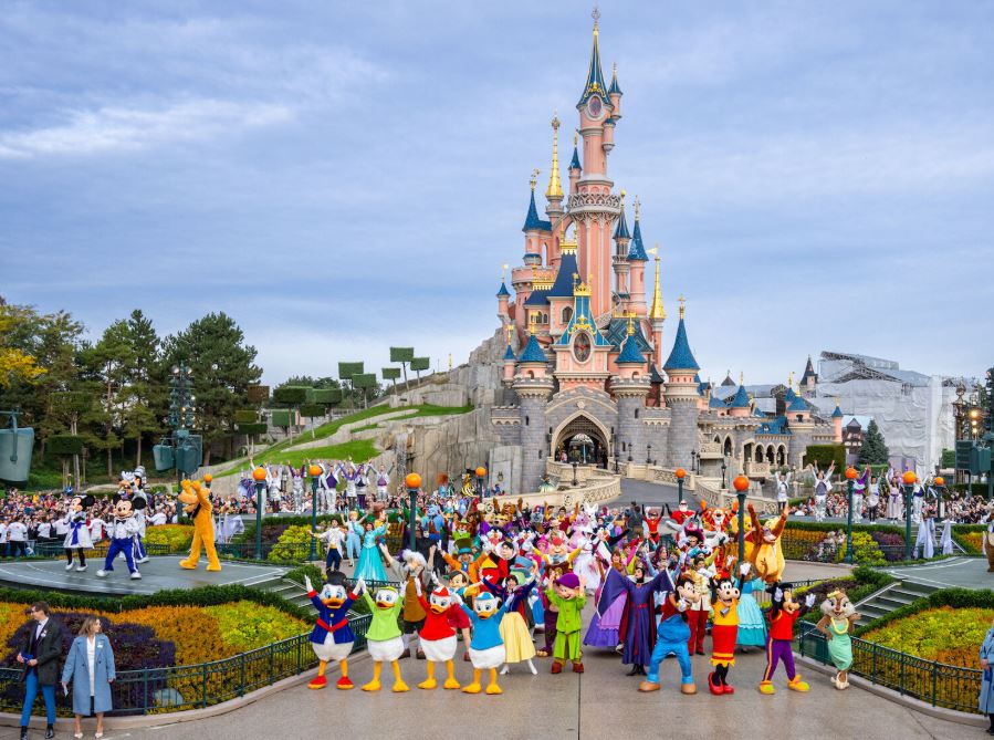 Paris & Disneyland 2026 TK (CDG-CDG)