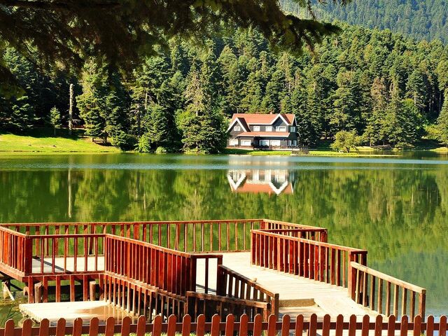  Batı Karadeniz Abant Safranbolu Amasra Turu (1 Gece Konaklamalı)