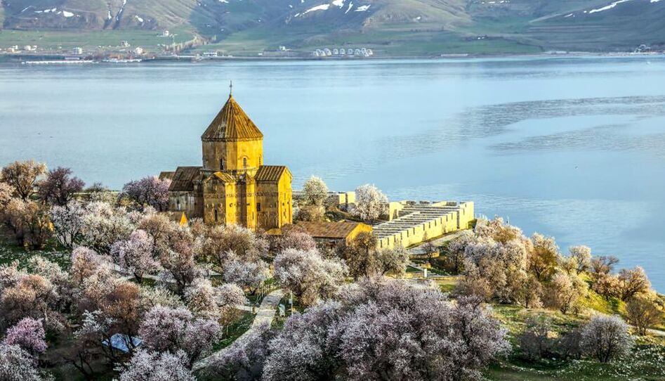 Kurban Bayramı Özel Uçaklı Doğu Anadolu Van Kars Tiflis Batum Ve Doğu Karadeniz Yaylaları Turu (5 Gece Otel Konaklamalı)