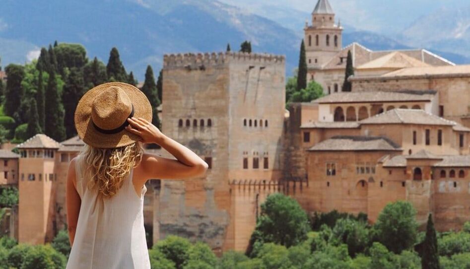 İzmir'den Direkt Hareket Görkemli İspanya ve Endülüs Şehirleri 