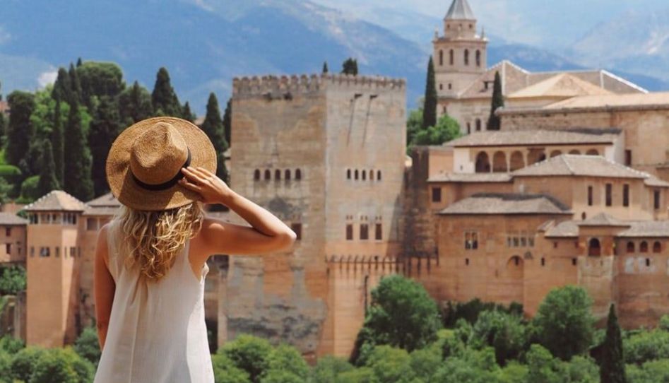 Elegant İspanya & Endülüs Pegasus Hava Yolları ile 7 Gece 8 Gün MAD-BCN