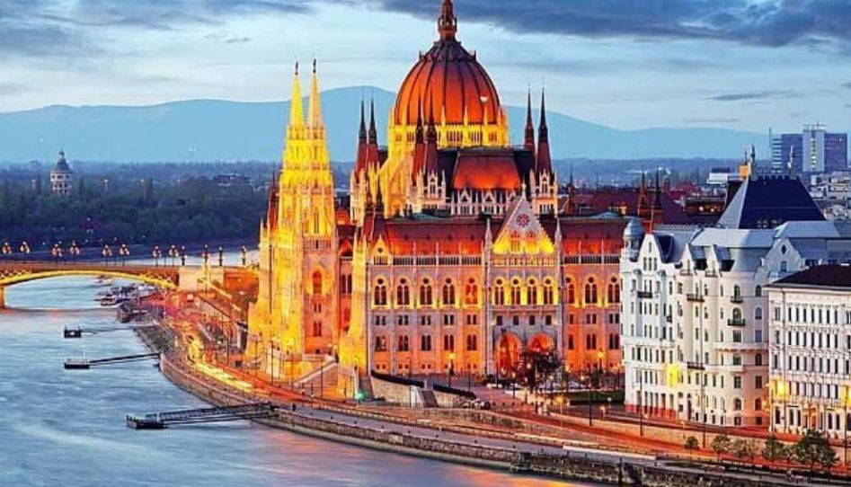 Orta Avrupa Turu Gündüz Ekstra Turları Dahil Ajet HY İle 7 Gece 8 Gün Promosyon (BUD-PRG)